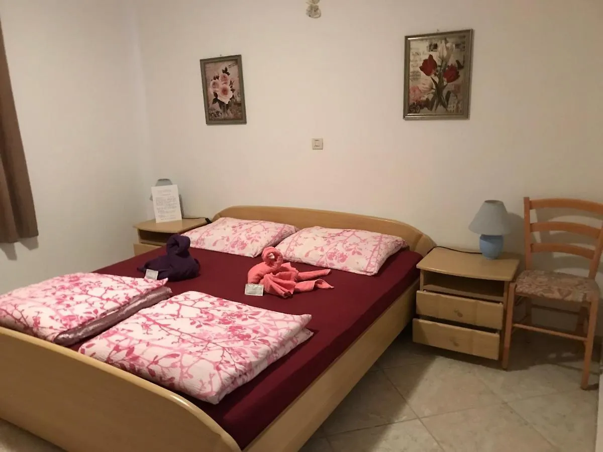 Bed & Breakfast Pension Nina Umago