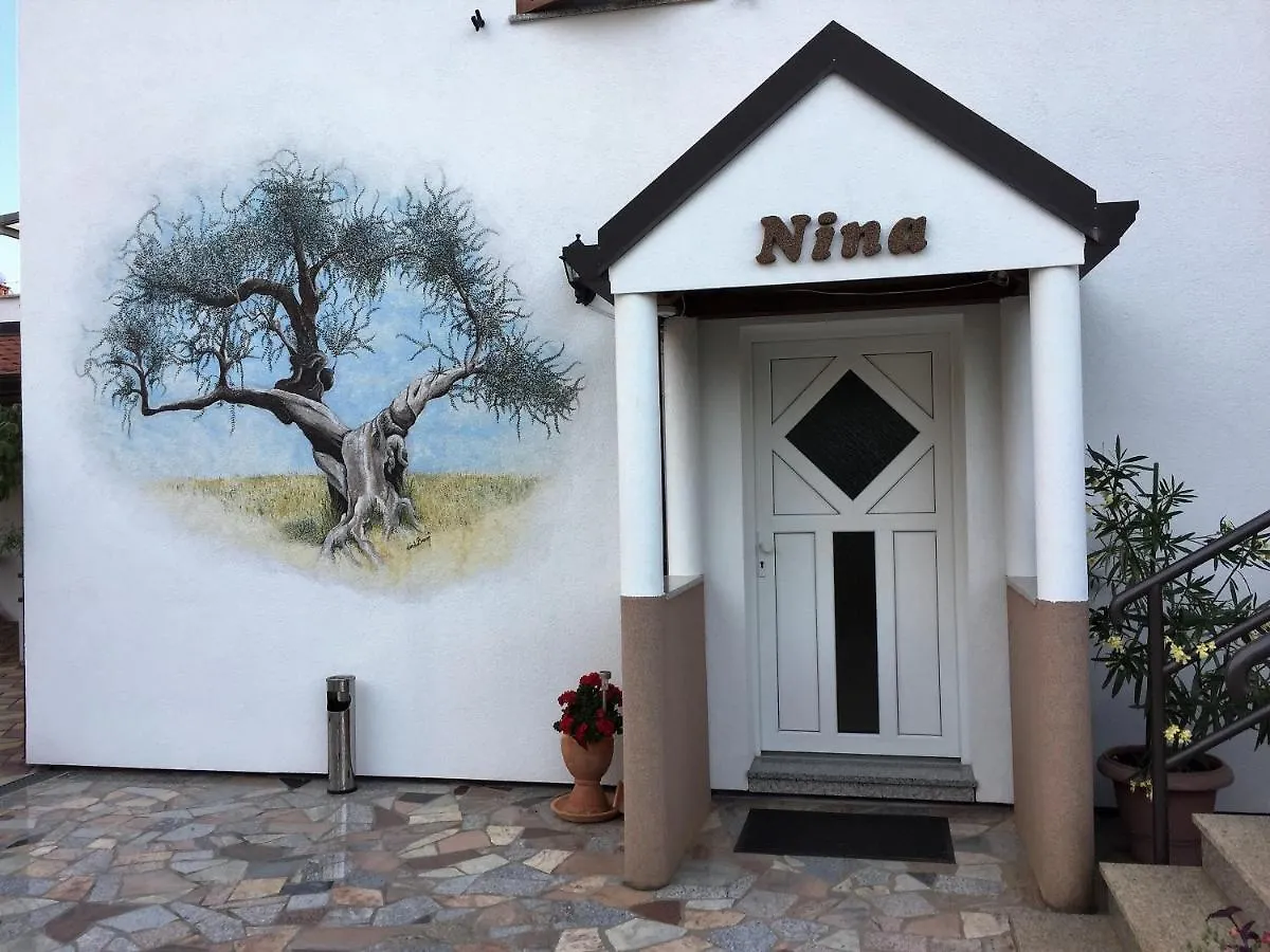 Pension Nina 우마그